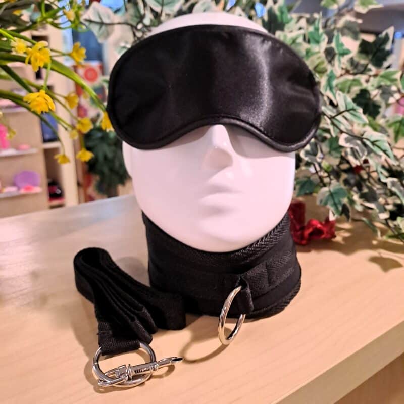 Collare BDSM regolabile con guinzaglio mascherina - moschettone