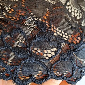 Slip a fascia dettaglio pizzo