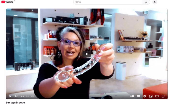 Sex toys in vetro Video- YouTube