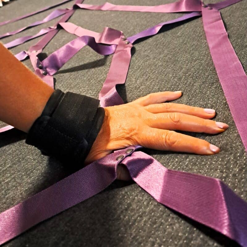 Rete per letto BDSM - legature e Bondage - Mano donna