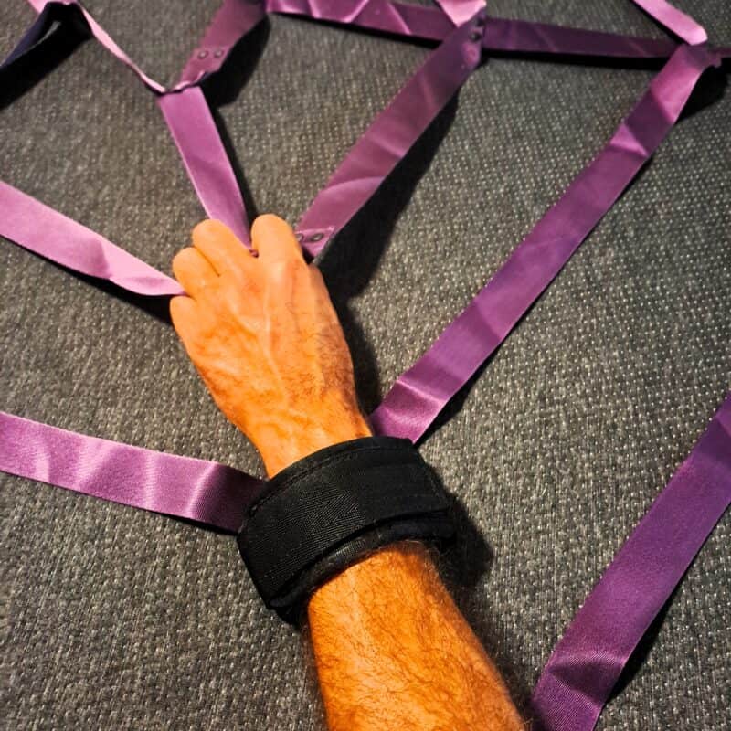 Rete per letto BDSM - legature e Bondage - Mano uomo