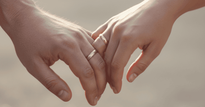 Quando la coppia si allontana: il rituale di coppia erotico che ricostruisce intimità e desiderio